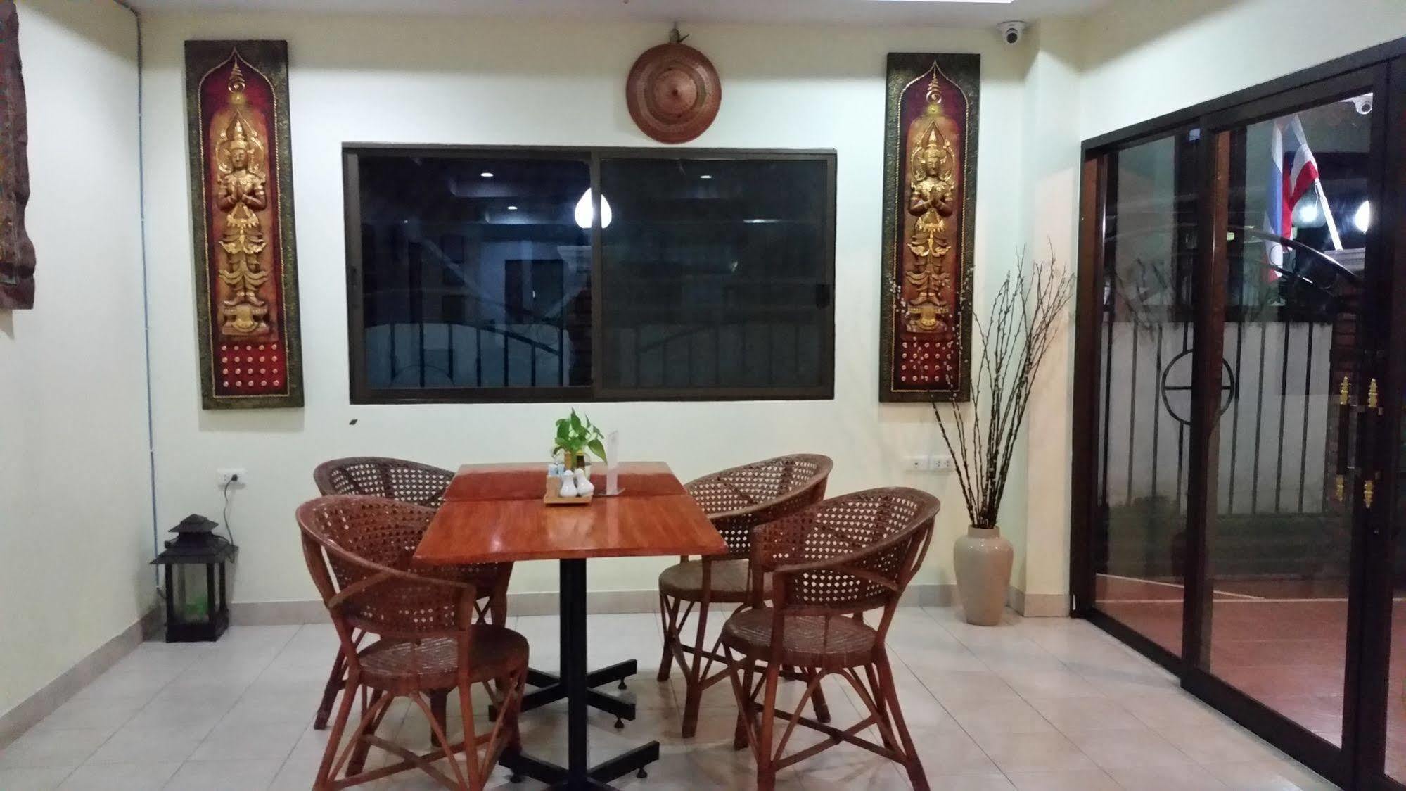 Villa Oranje Chiang Mai Exterior photo