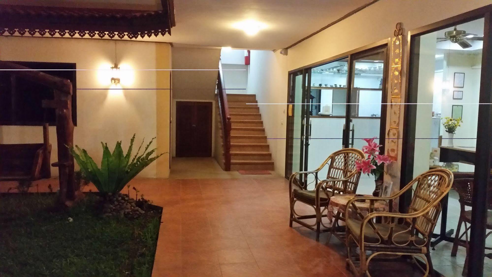 Villa Oranje Chiang Mai Exterior photo