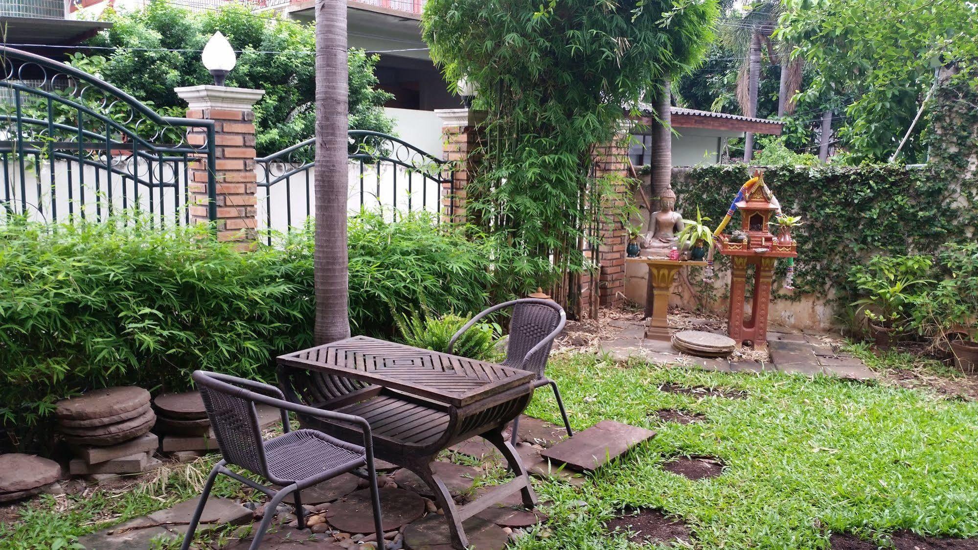 Villa Oranje Chiang Mai Exterior photo