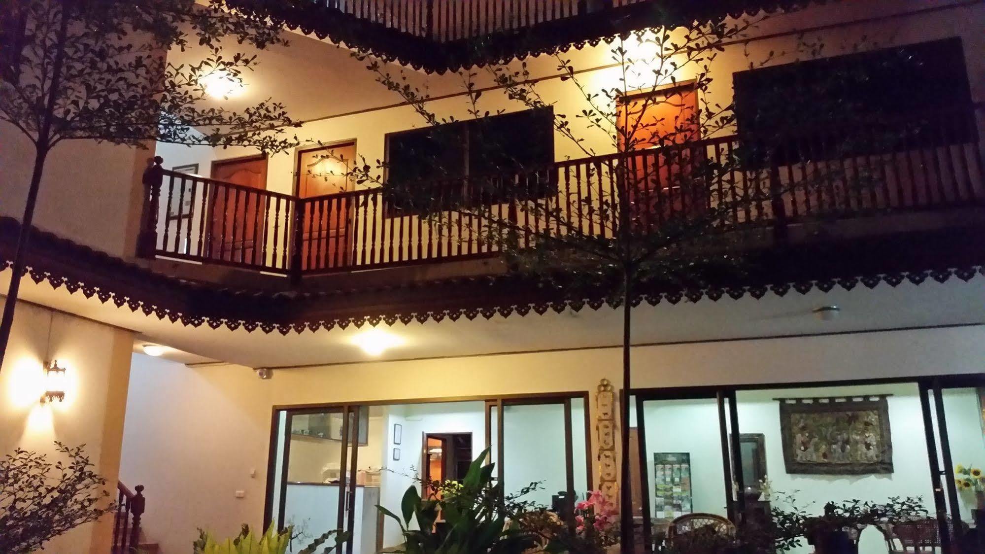 Villa Oranje Chiang Mai Exterior photo